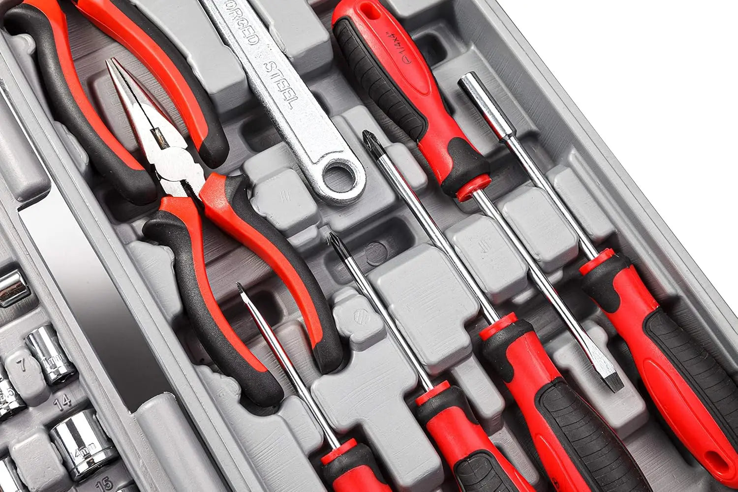 205 Piece Ratchet Wrench Tool Set 1/4" & 3/8" & 1/2" Drive with SAE/Metric Sockets Kit in Plastic Toolbox